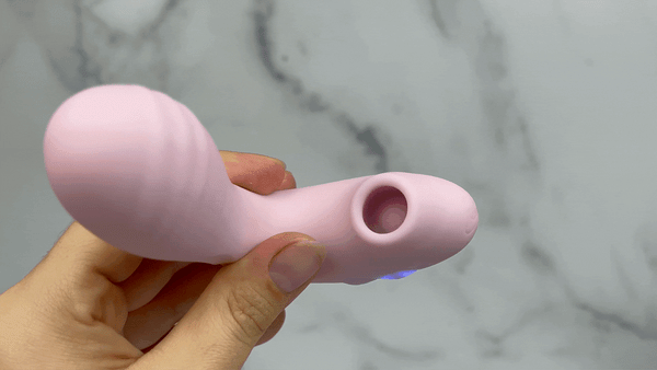 GIF of Duo Desire close up of air pulse head