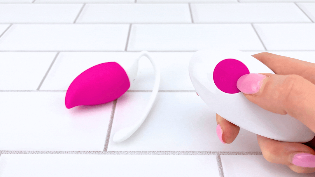 GIF of Essence Wireless Remote Control Bullet Vibrator being turned on with remote 