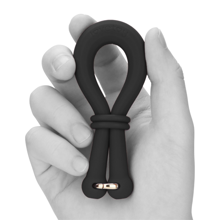 hand holding Pinnacle Pro Anyfit Plus Stretcher black 