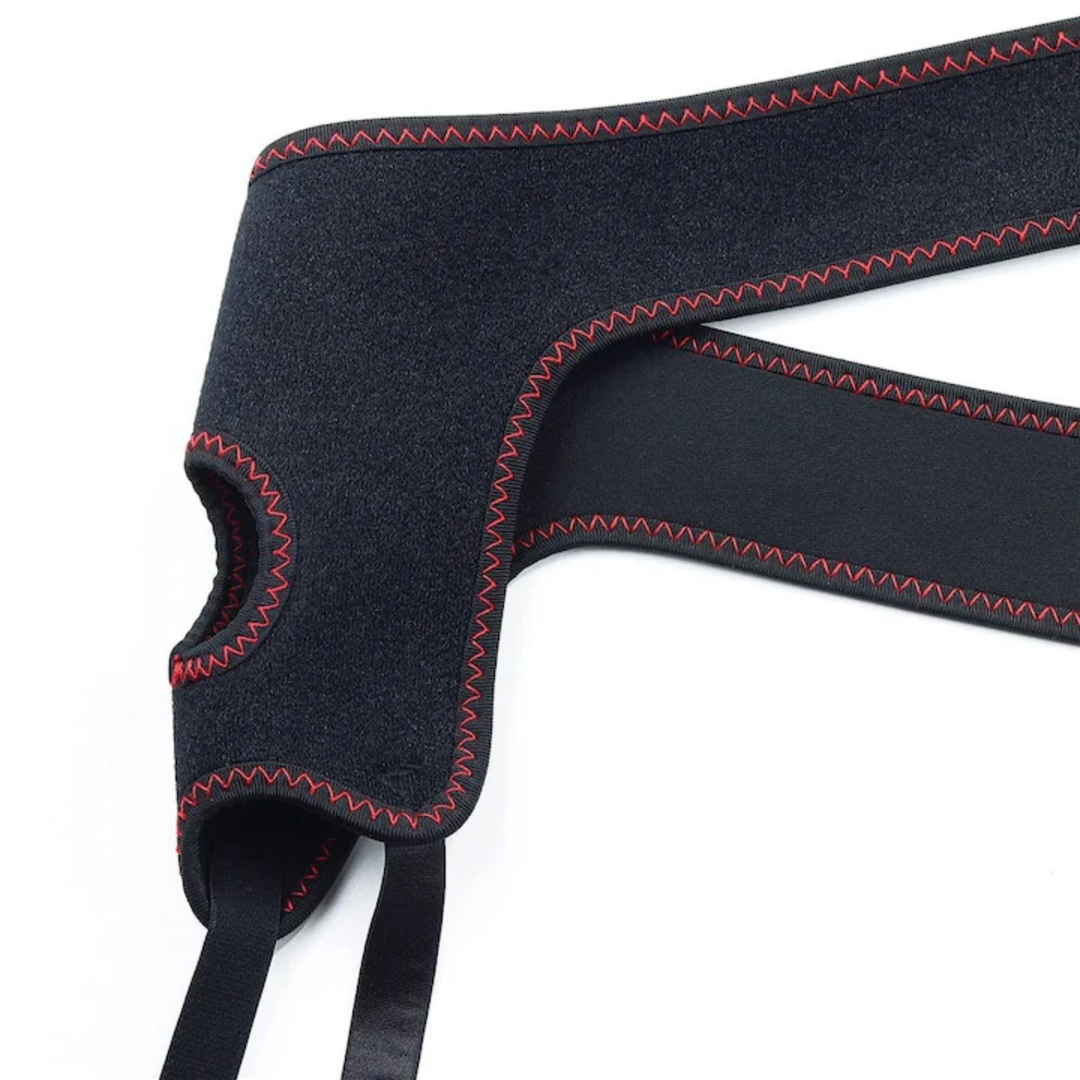 close up of o-ring from INGEN 7.5 Inch Black Easy Strapon Set  