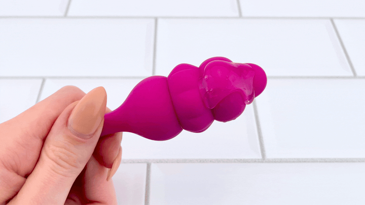 GIF of lube on vibrating Entice Vibrating Bullet