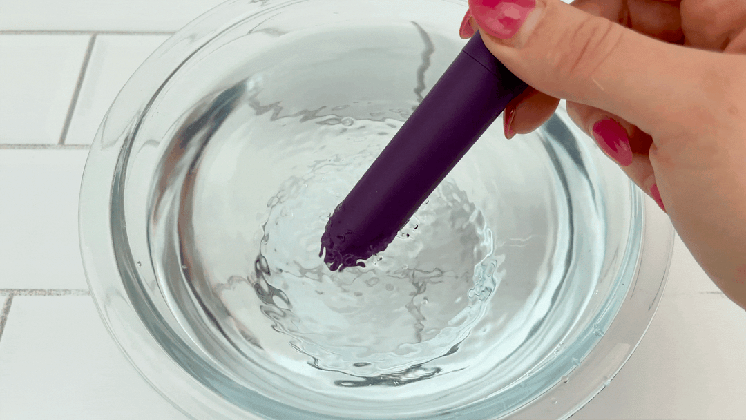 GIF of Pinpoint Bullet Vibrator vibrating in bowl of water 