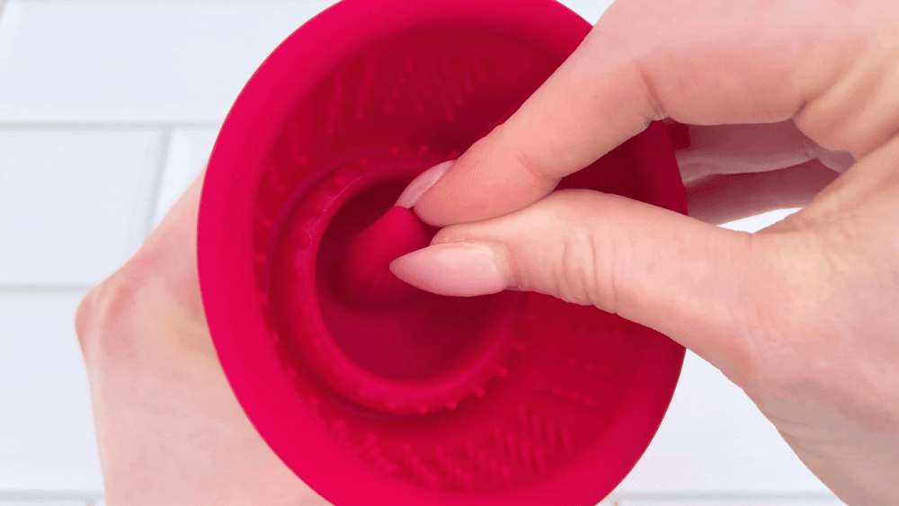 GIF of tongue being moved to show flexibility Velour Kiss Clitoral Stimulator 