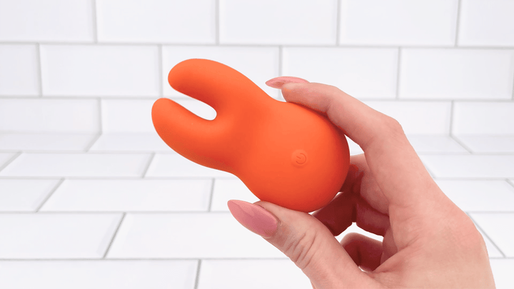 GIF of Clit-Encasing Vibrator in full motion 