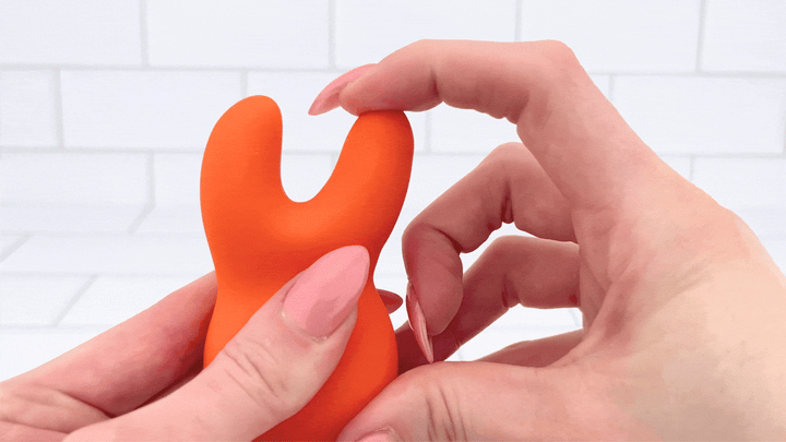 GIF of Clit-Encasing Vibrator flexible prongs 