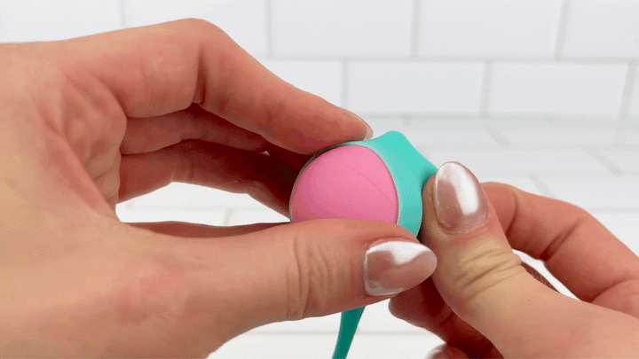 GIF of weighted ball being removed from SORA Combination Duo Tone Kegel Ball and Pleasure Ball Exerciser Set 