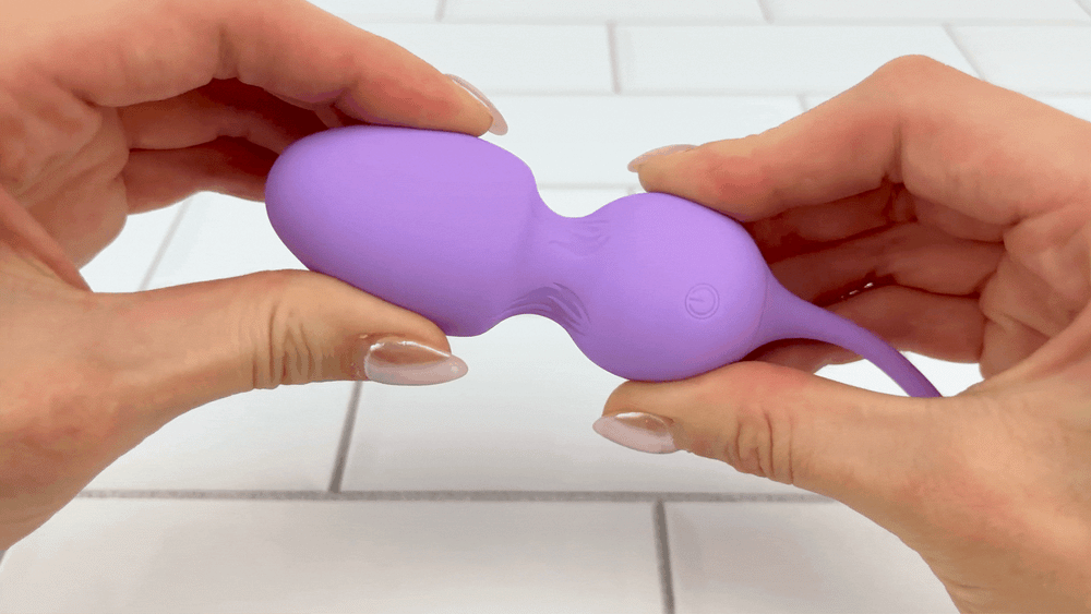 GIF of Menina egg neck being bent 