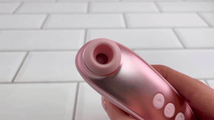GIF of air pulse suction attachment with fast pulses 