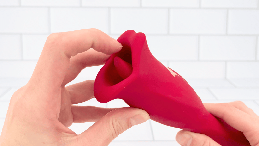 GIF of French Kiss Duo Dual-End G-Spot & Licking and Kissing Vibrator flexible tongue 
