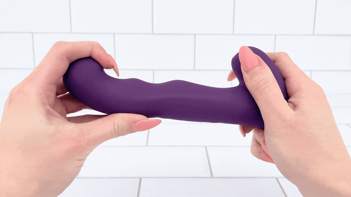 GIF of shaft from Double Love Climaxer G-Spot Vibe & Air Pulse Clit Stimulator being bent 