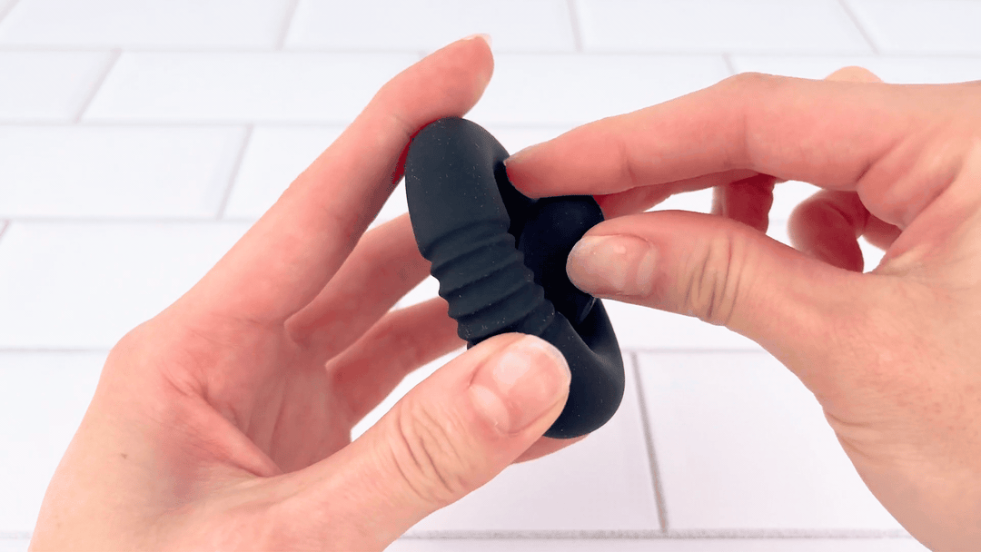 GIF of flexible stimulator from Vibrating Couples Cock Ring 