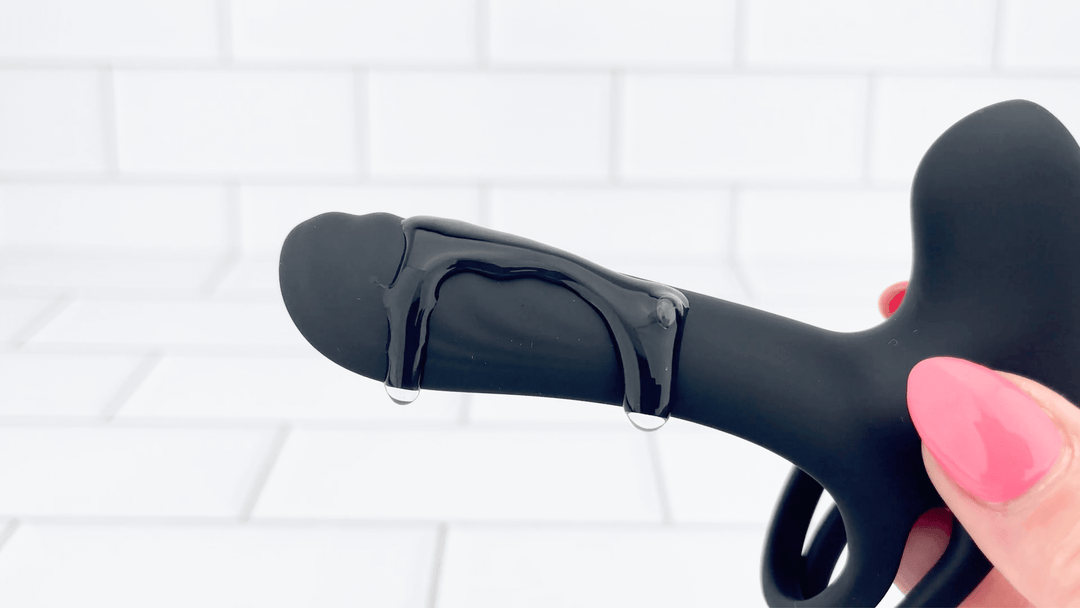 GIF of Meraki Wireless Vibrating Cock Ring vibrating intensely 