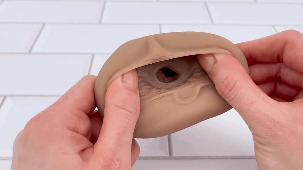 GIF of Easy Grip Pocket Pussy Masturbator opening being shown 