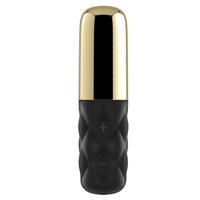Image of the bullet vibrator with the cap on.