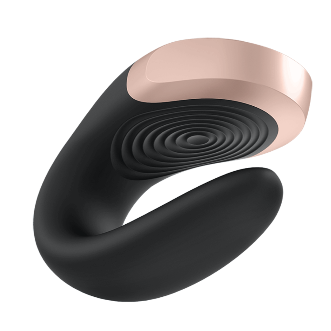 Image of the Satisfyer Double Love Luxury Couples Vibe showing the wide clitoral stimulator with stimulating circular ridges.