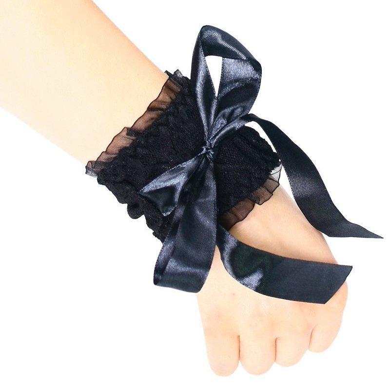 Seduce Me Lace Mask and Cuffs - Bondage
